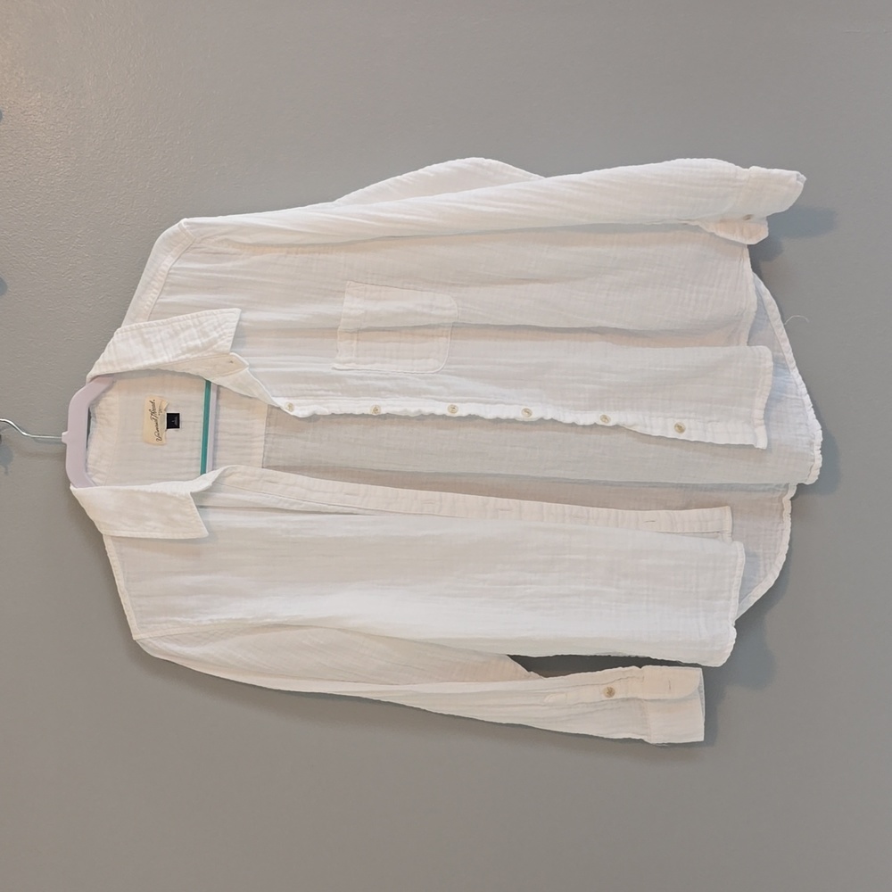 Universal Thread white blouse